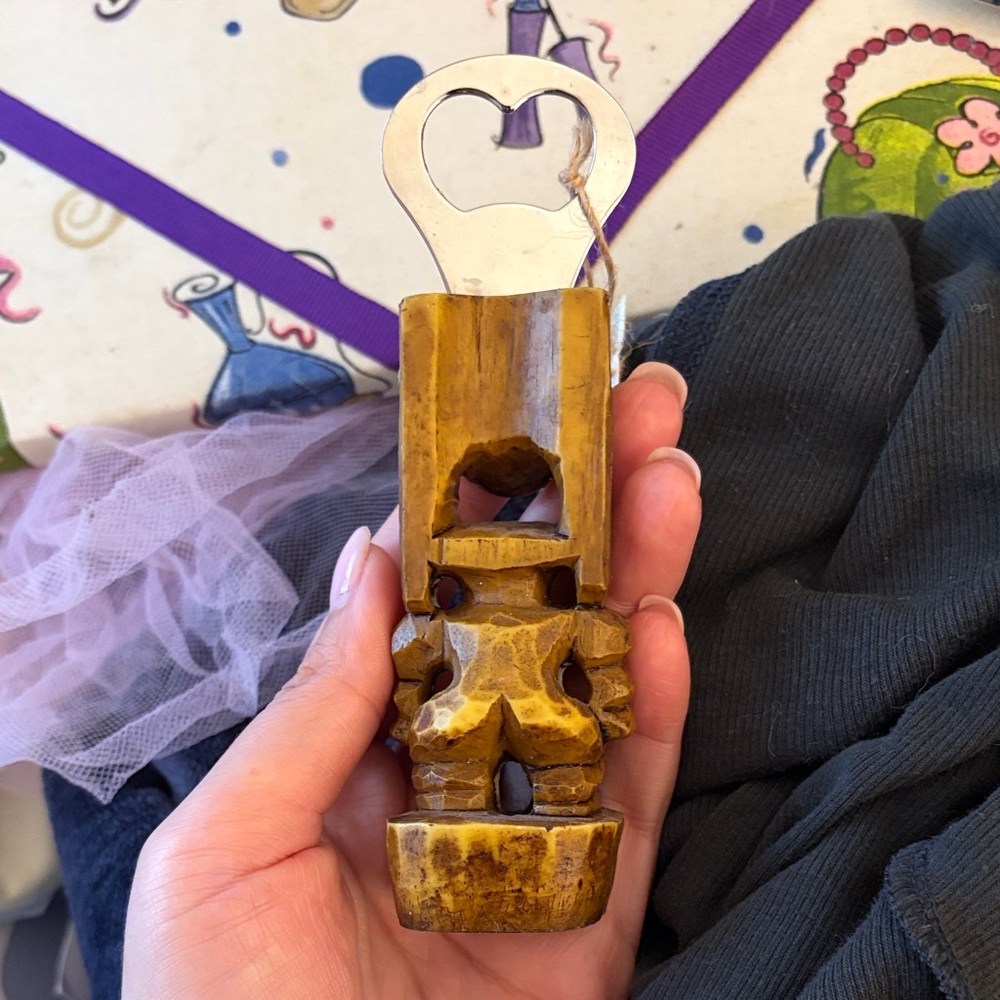 Hawaii Tiki Bottle Opener - Picture 2 of 3